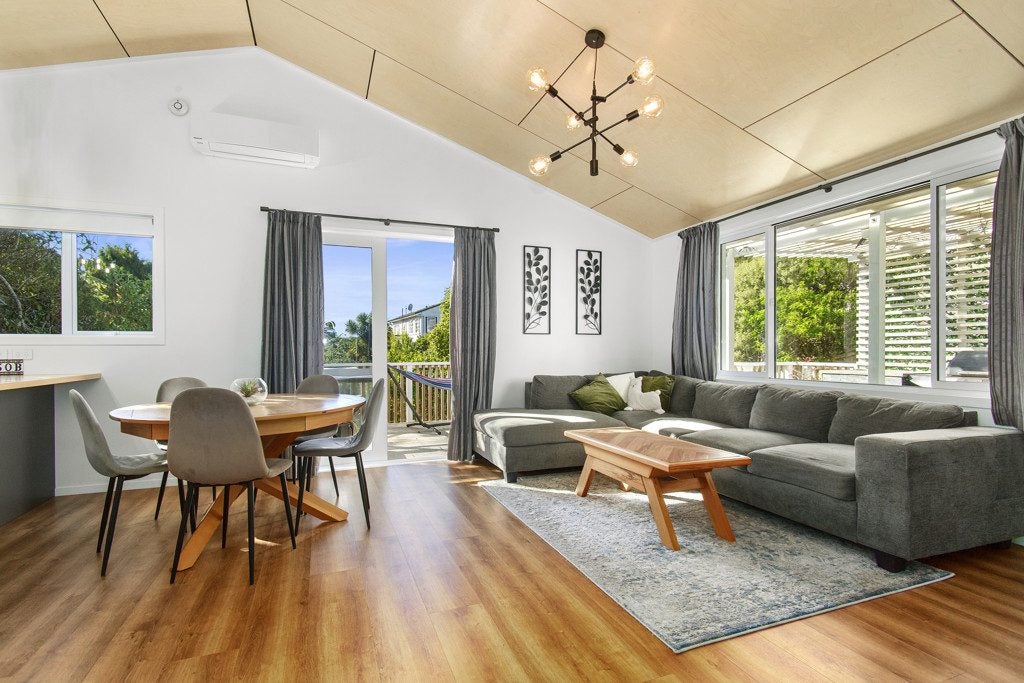 30B The Drive, Tawa, Wellington - Carousel 2