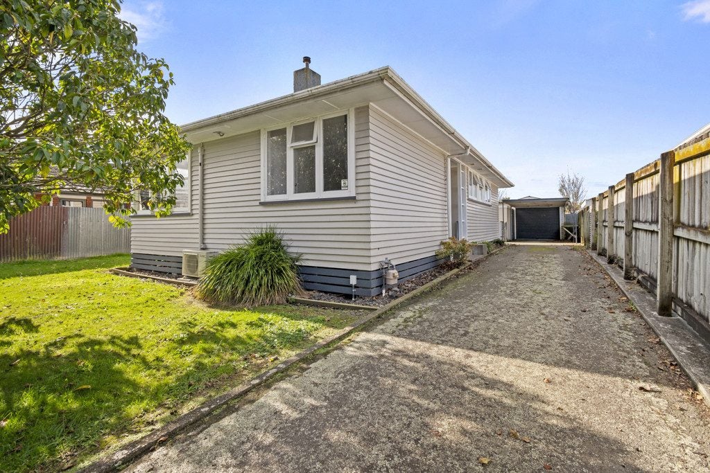 3 Newbury Street, Awapuni, Palmerston North - Carousel 1