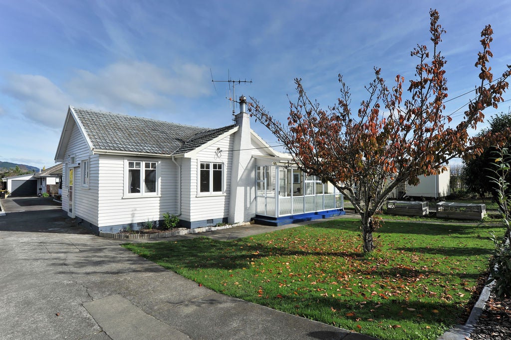 16 Ranui Road, Stoke, Nelson - Carousel 1