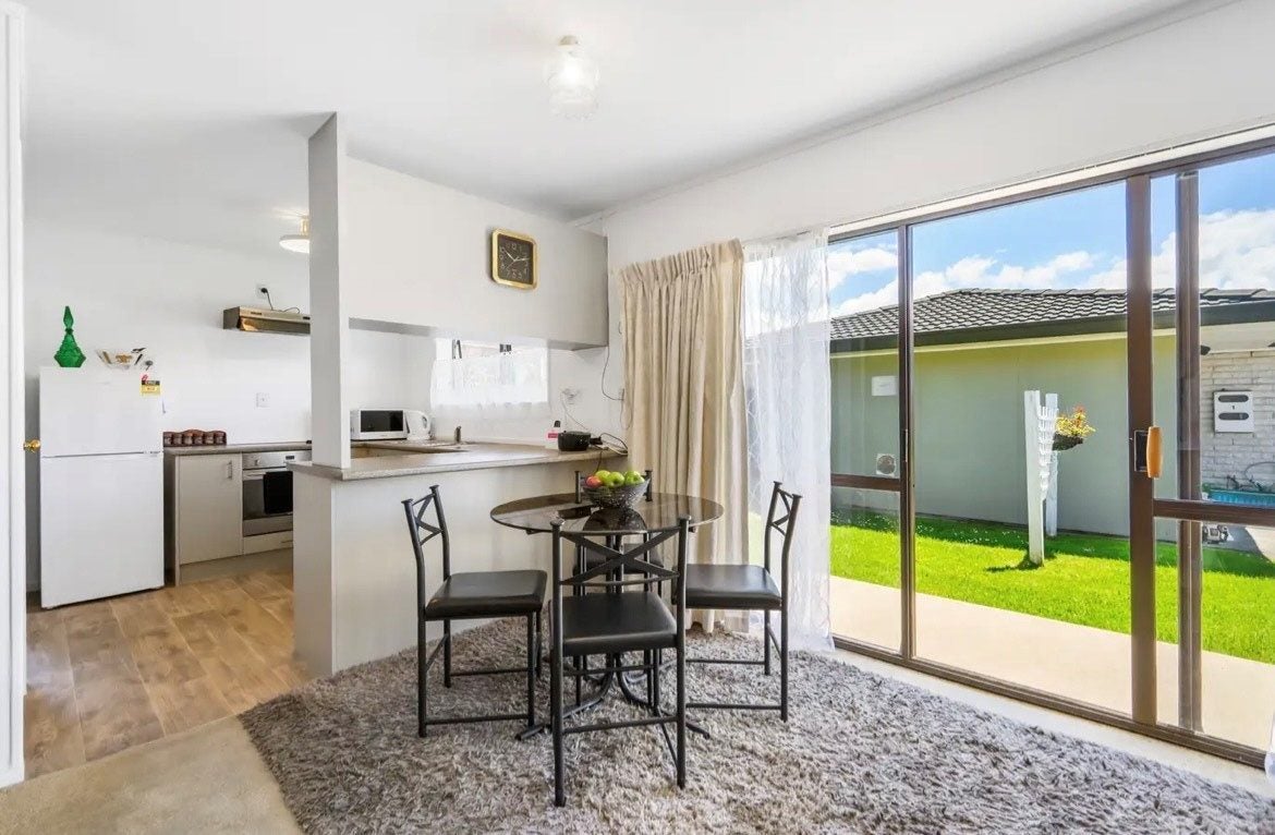 2/12 Wellington Street, Papakura, Auckland - Carousel 2