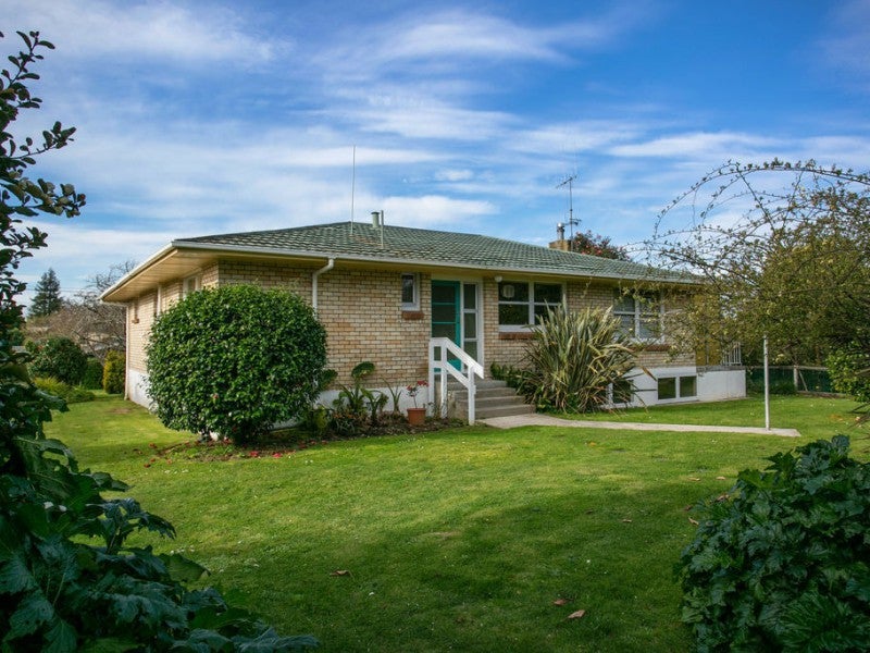 64 Byron Street, Leamington, Cambridge - Carousel 2