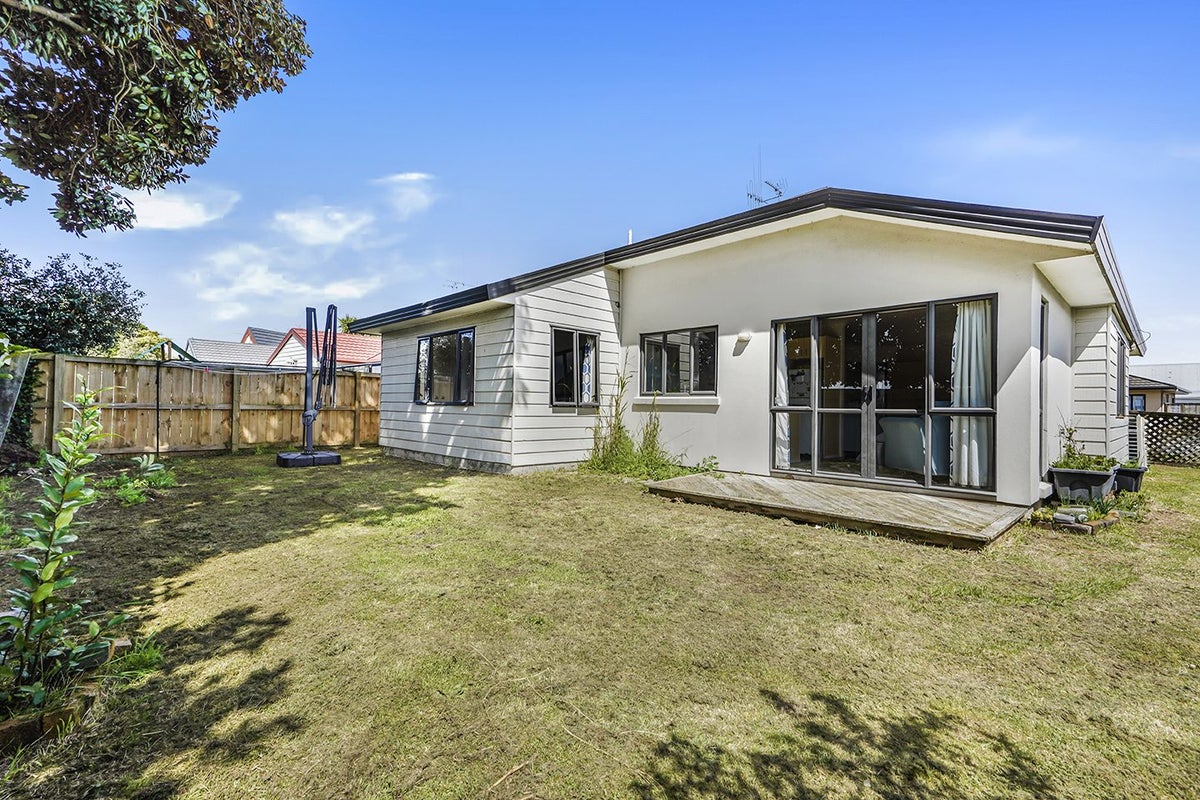 2 Whinfell Lane, Nawton, Hamilton - Carousel 1