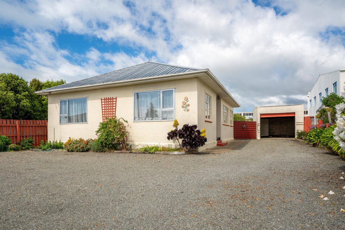 33 Weaver Street, Oamaru North, Oamaru - Carousel 1