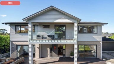 4A Hilton Close, Fairview Heights, Auckland - Carousel 1