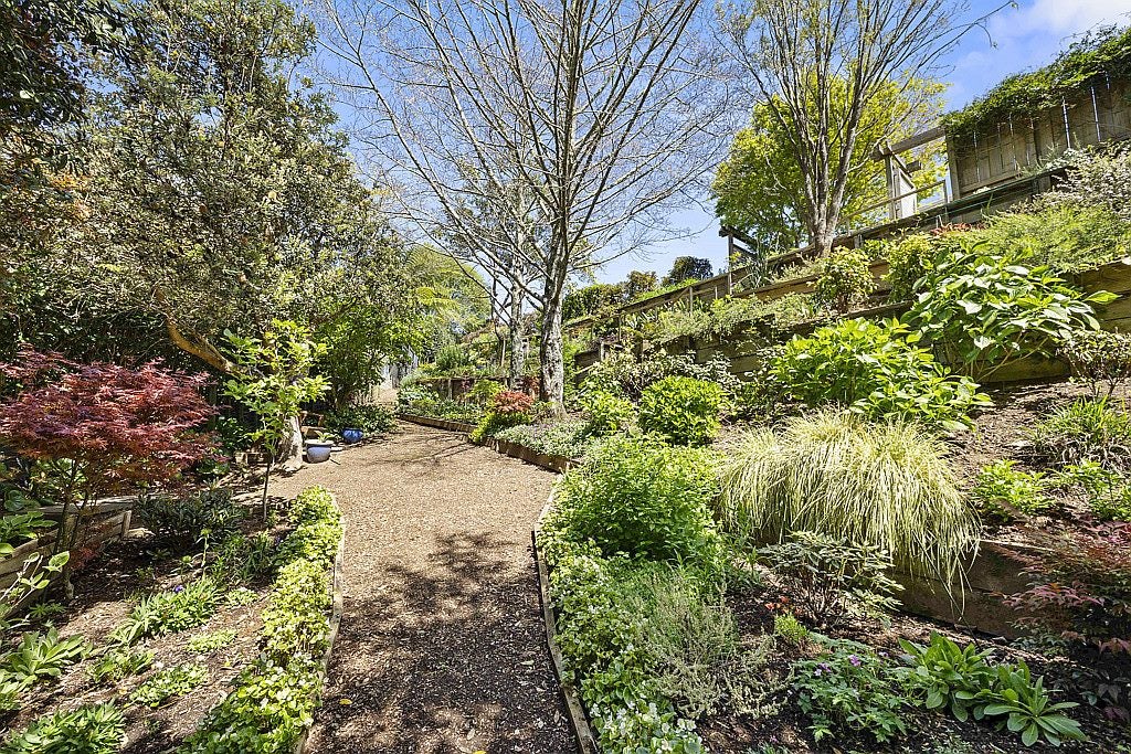 10B Long Place, Frankleigh Park, New Plymouth - Carousel 22