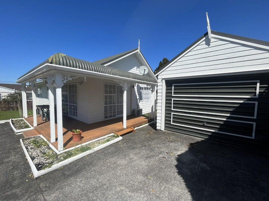 50A Rimu Street, New Lynn, Auckland - Carousel 1