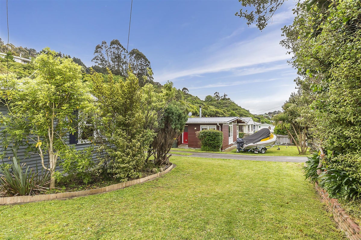 62 Chester Road, Tawa, Wellington - Carousel 2