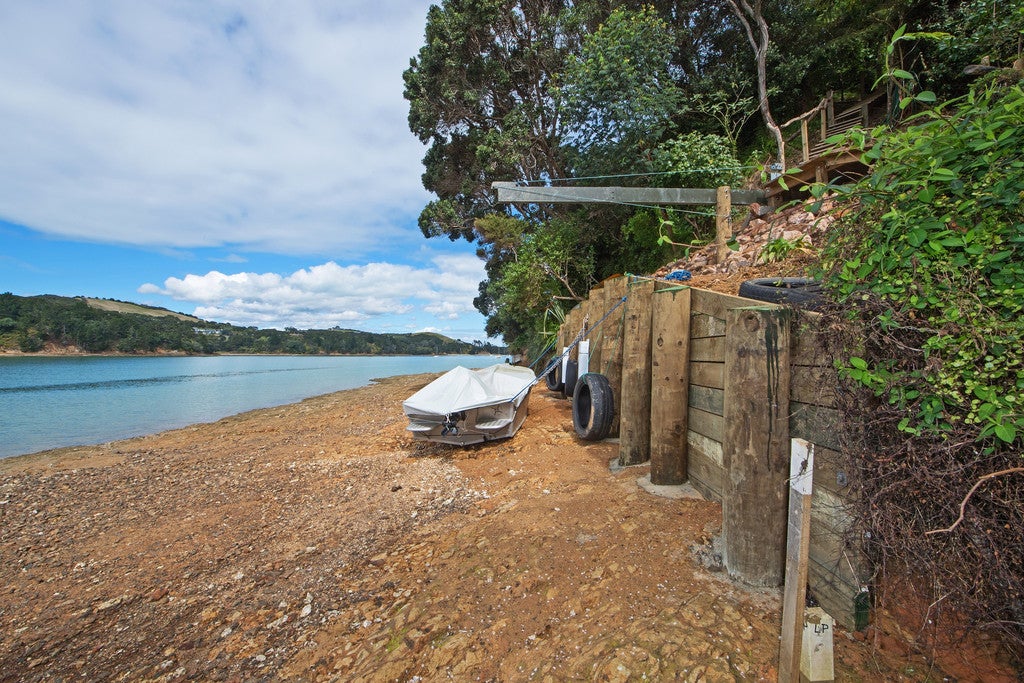 42 Albert Crescent, Ostend, Waiheke Island - Carousel 2