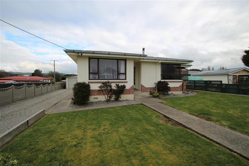 1 Burrows Street, East Gore, Gore - Carousel 15