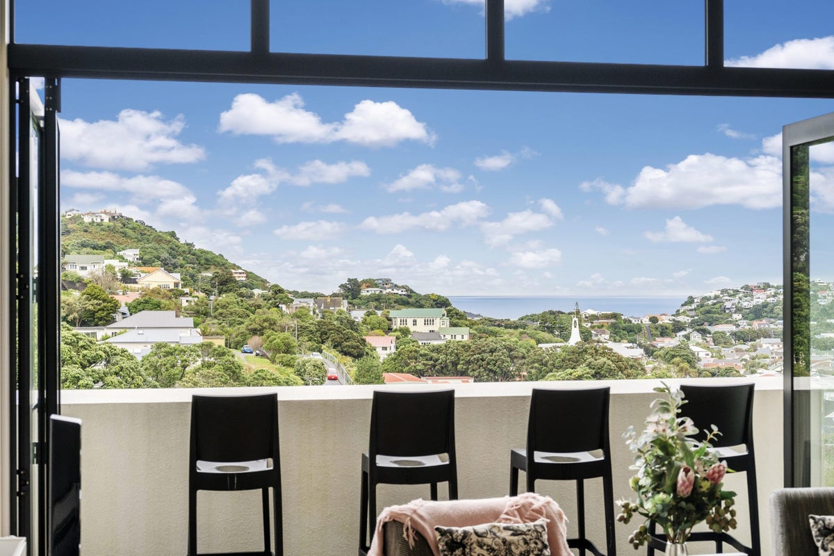 4 Mary Dobson Way, Island Bay, Wellington - Carousel 1