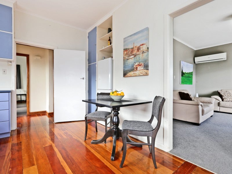 916 Grove Road, Mayfair, Hastings - Carousel 2