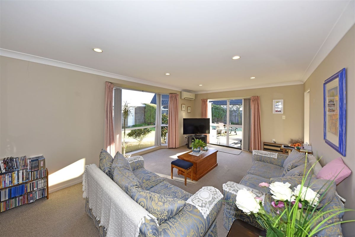 22 Creese Place, Redwood, Christchurch - Carousel 2