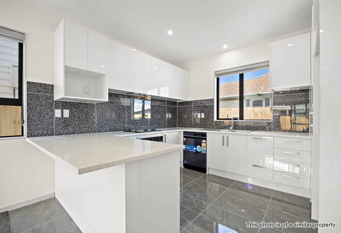 21A Franklin Avenue, Papatoetoe, Auckland - Carousel 2