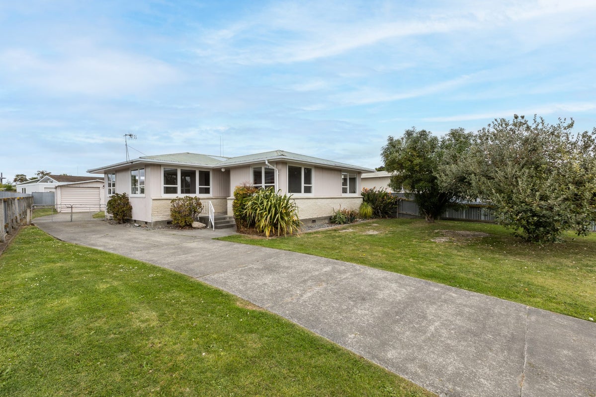 201 Westminster Avenue, Tamatea, Napier - Carousel 1