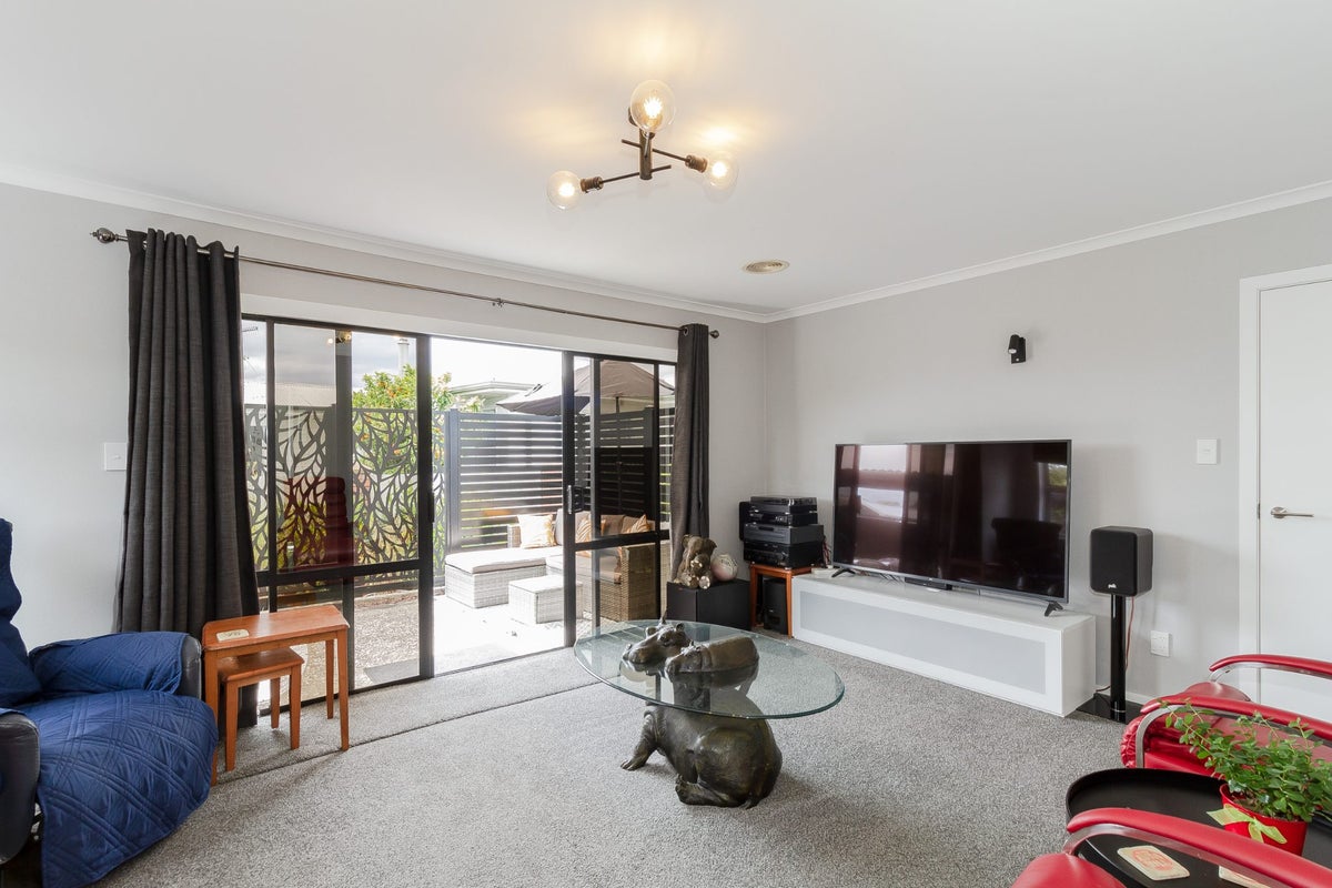 7 Liverpool Crescent, Tamatea, Napier - Carousel 2