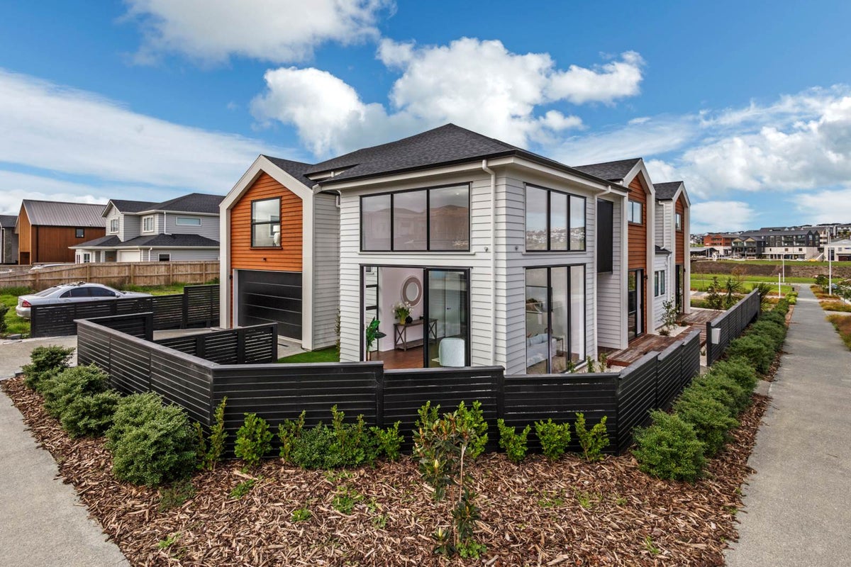 15 Keel Street, Long Bay, Auckland - Carousel 1
