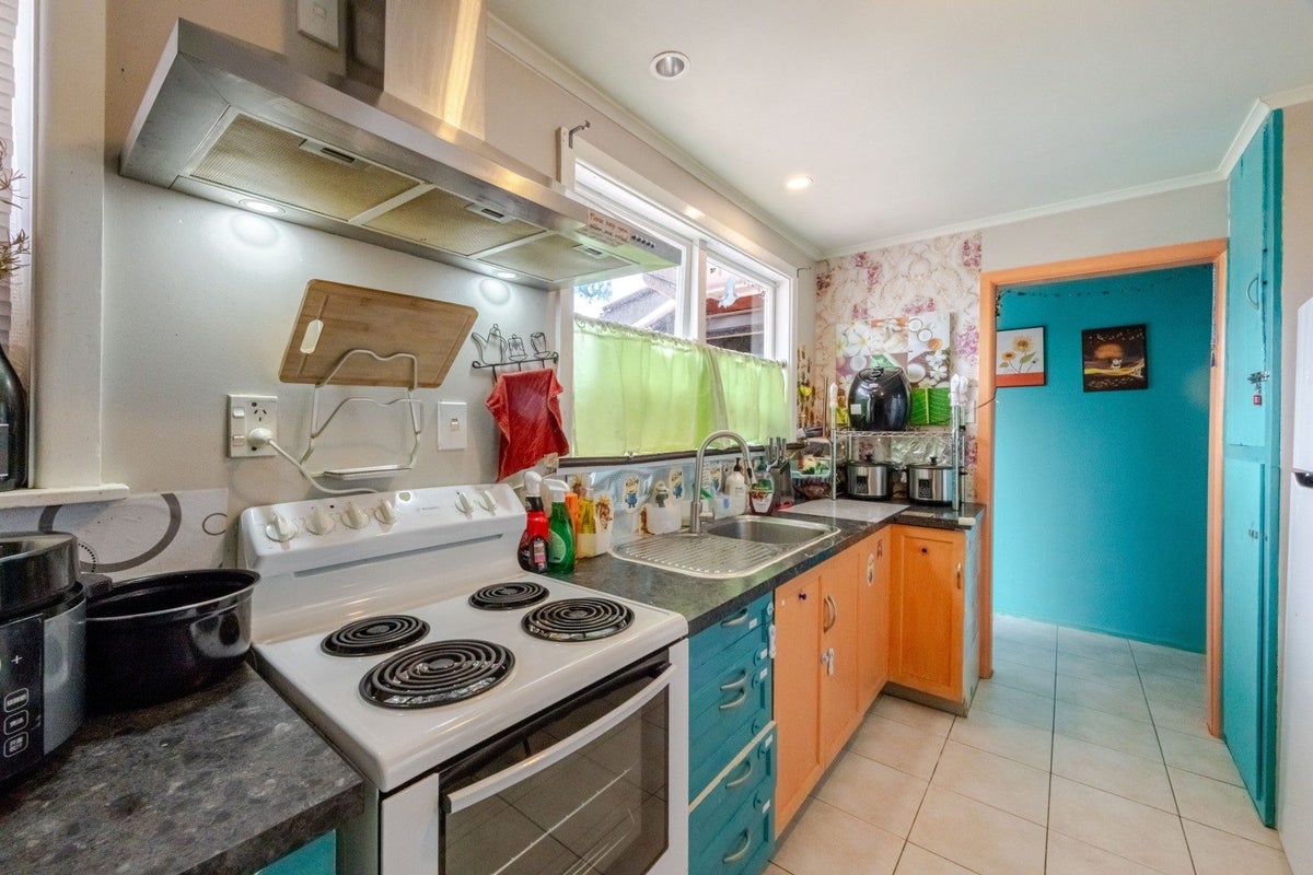 13 Golding Road, Taradale, Napier - Carousel 2
