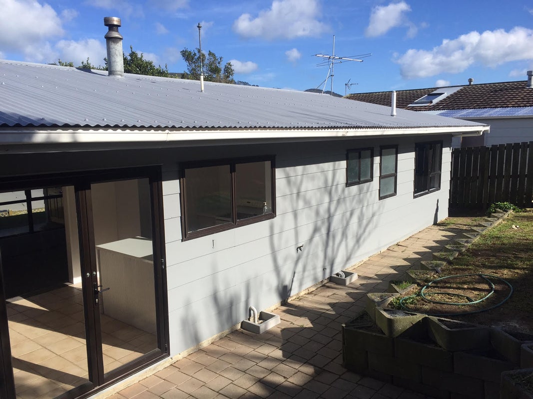 10 Apple Terrace, Ranui, Porirua - Carousel 1