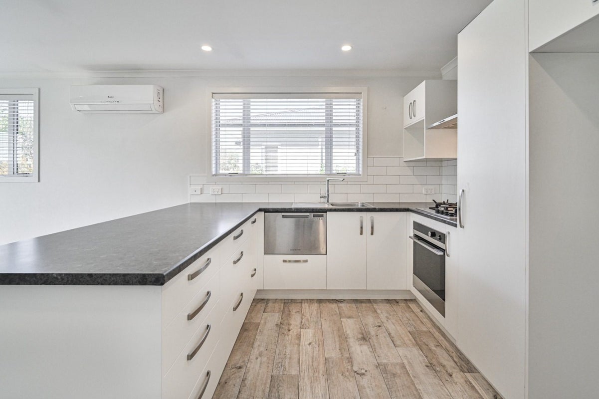 2 Tara Lane, Parkvale, Hastings - Carousel 2