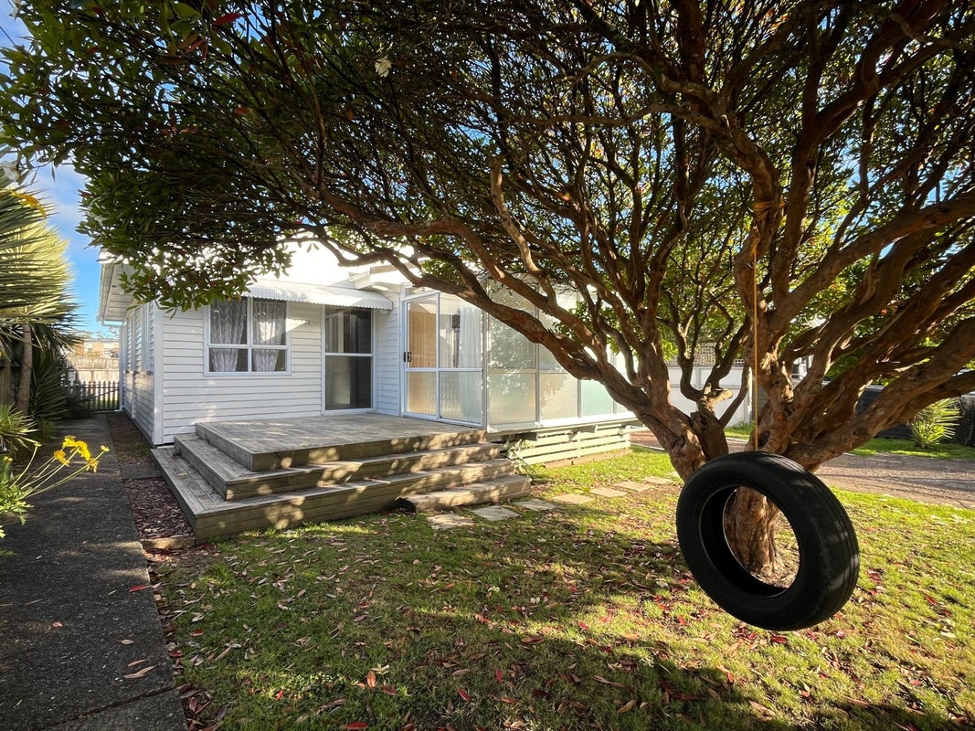 1/712 Swanson Road, Swanson, Auckland - Carousel 2