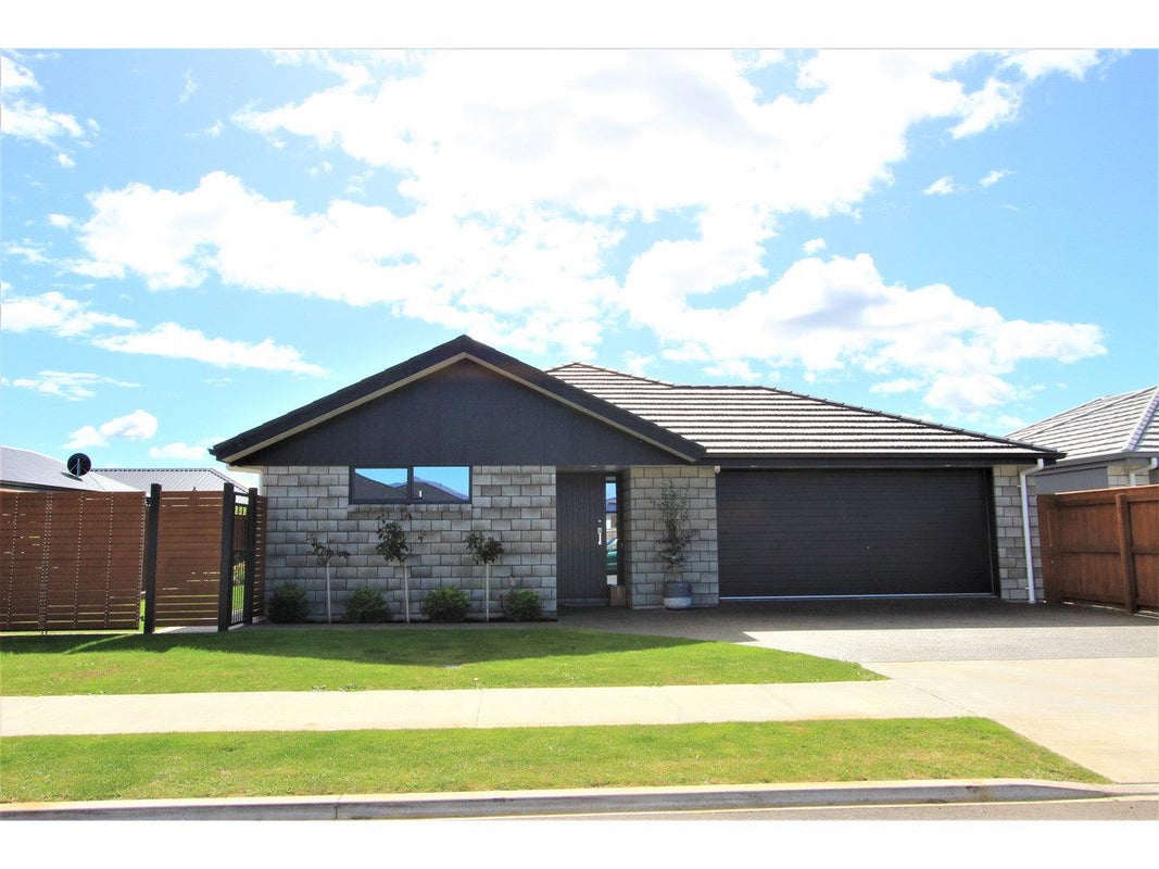 30 Spitfire Drive, Burleigh, Blenheim - Carousel 1