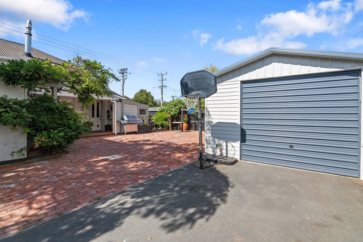 5 Lord Rutherford Road North, Brightwater - Carousel 2