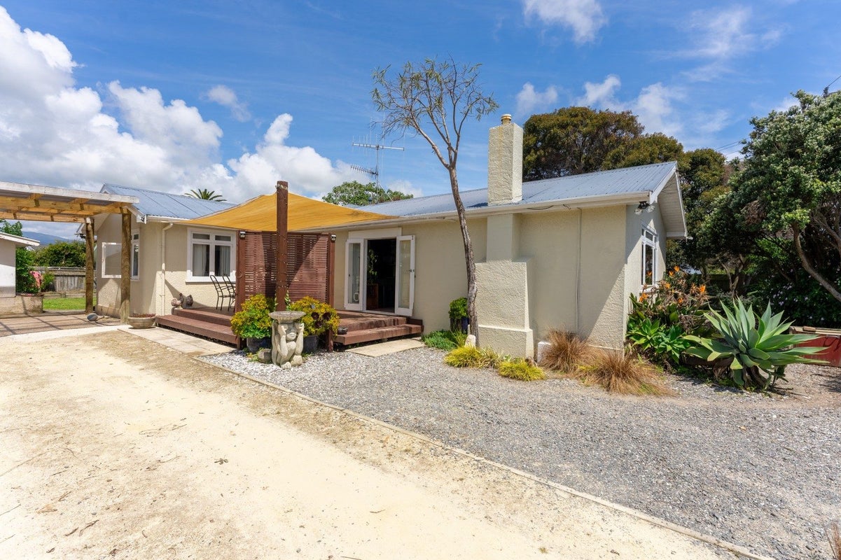 34 Aotaki Street, Otaki - Carousel 26