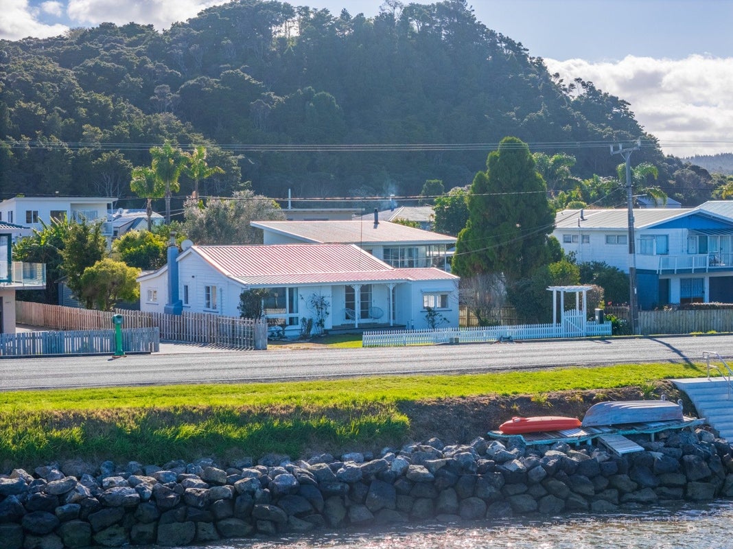 1959 Ngunguru Road, Ngunguru, Whangarei - Carousel 2