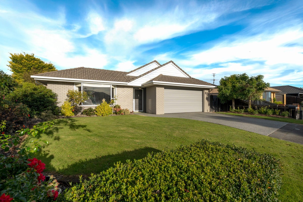 8 Innisfree Place, Northwood, Christchurch - Carousel 22