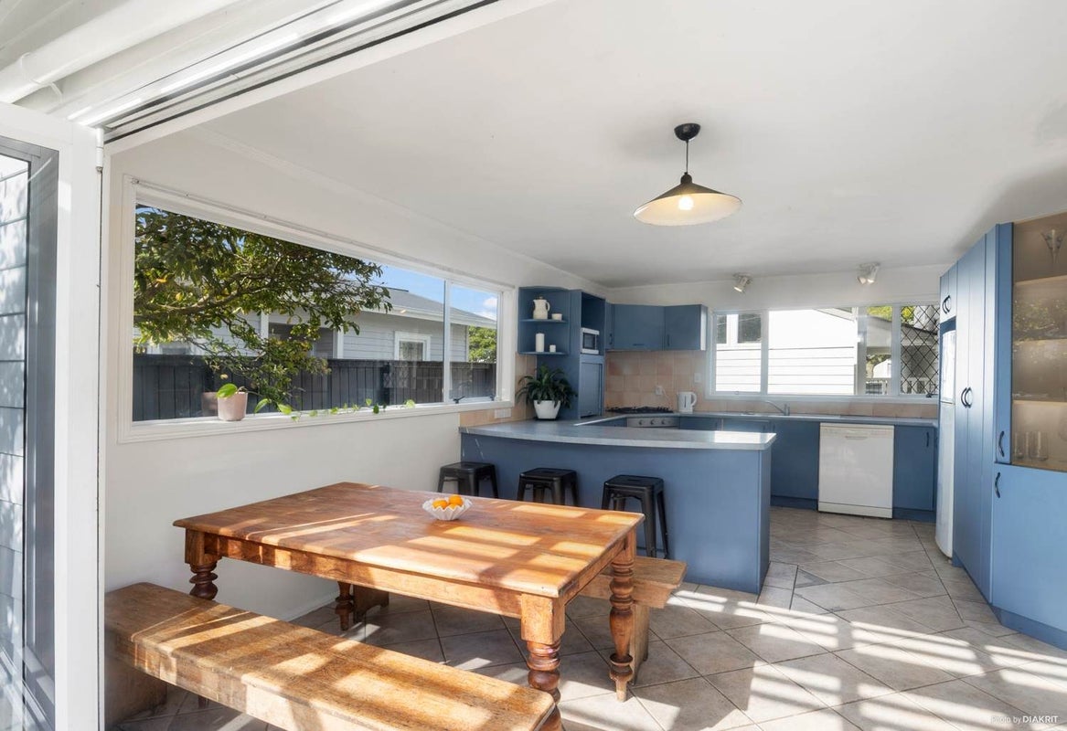 13 Miller Street, Point Chevalier, Auckland - Carousel 2