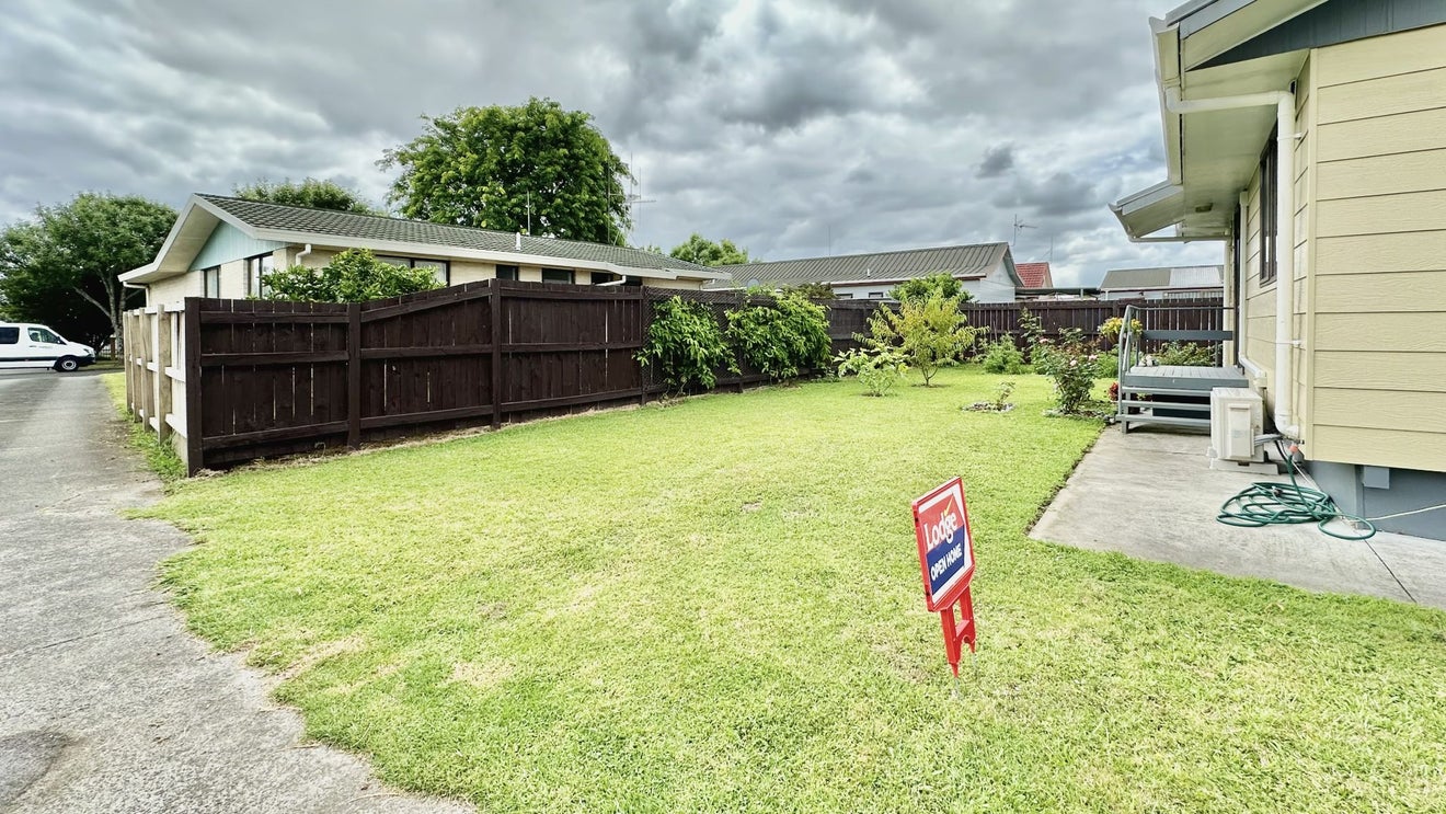 86A Oakfield Crescent, Pukete, Hamilton - Carousel 21