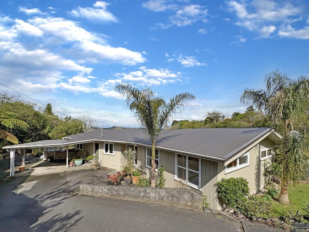 2 Hillside Terrace, Saint Johns Hill, Whanganui - Carousel 1