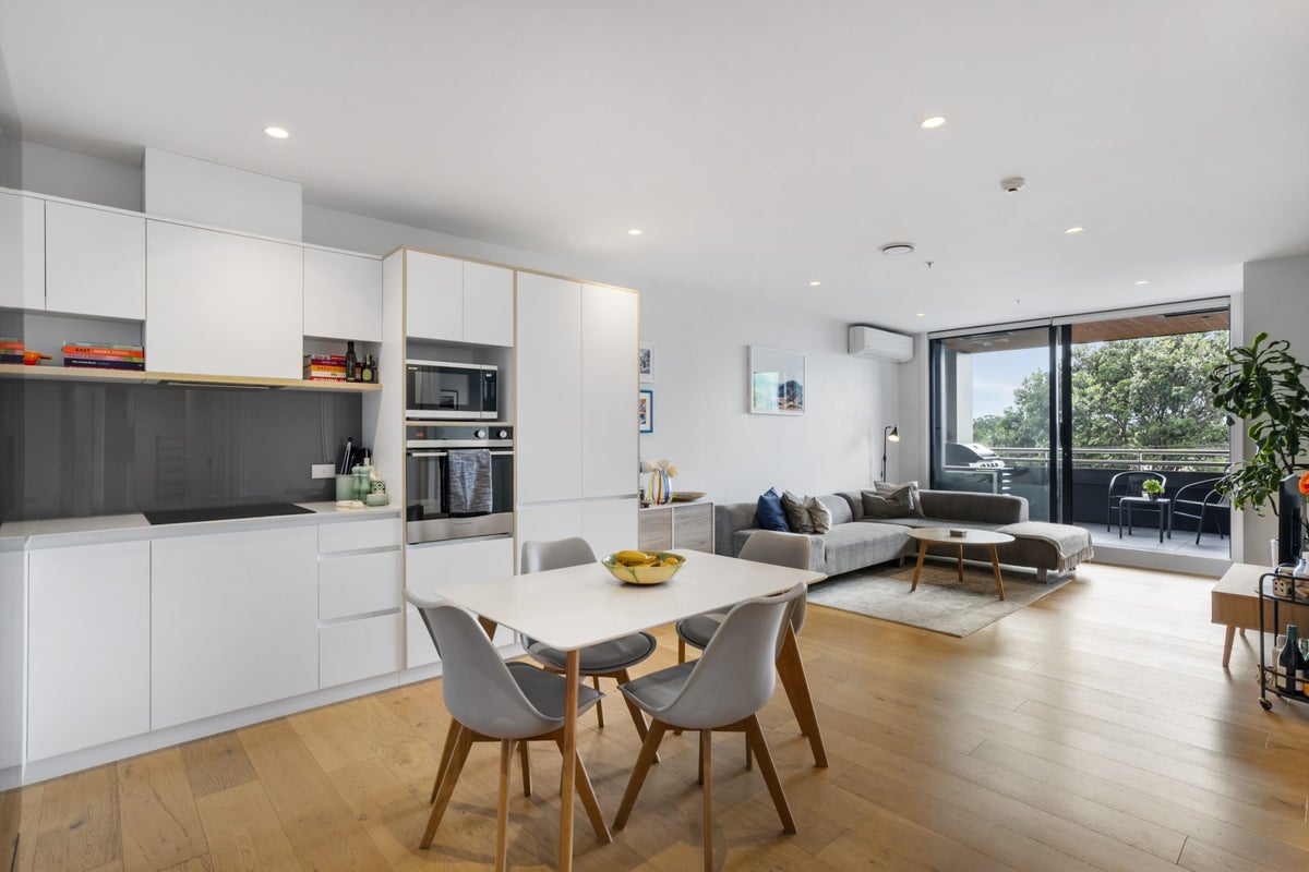 202/64 Victoria Street, Onehunga, Auckland - Carousel 1