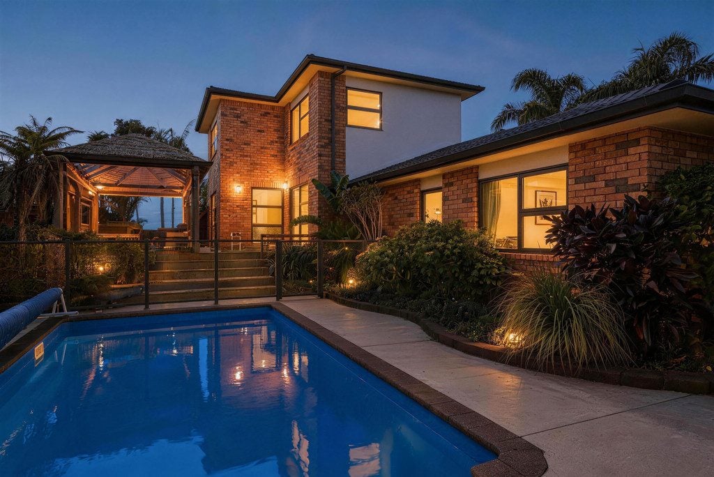 22 Travis View Drive, Fairview Heights, Auckland - Carousel 1
