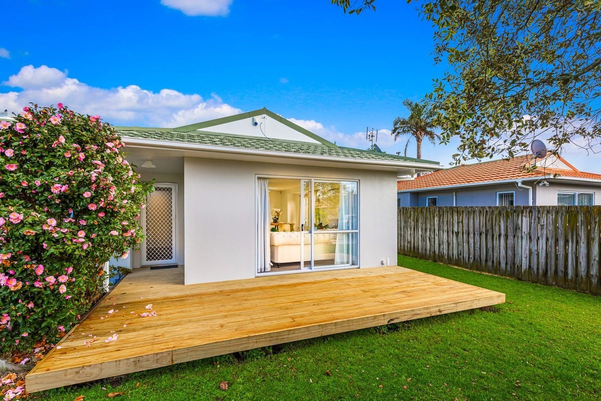 8E Rathgar Road, Henderson, Auckland - Carousel 2