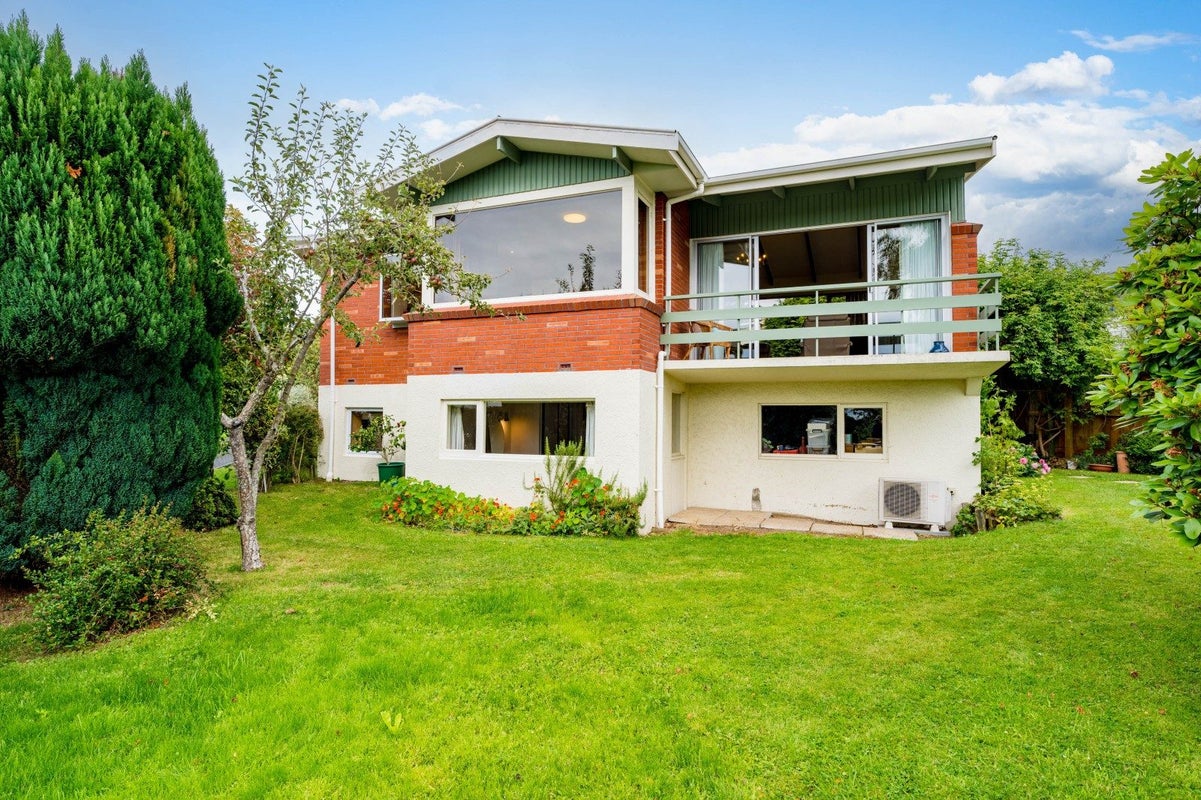 15 Derwent Street, Helensburgh, Dunedin - Carousel 1