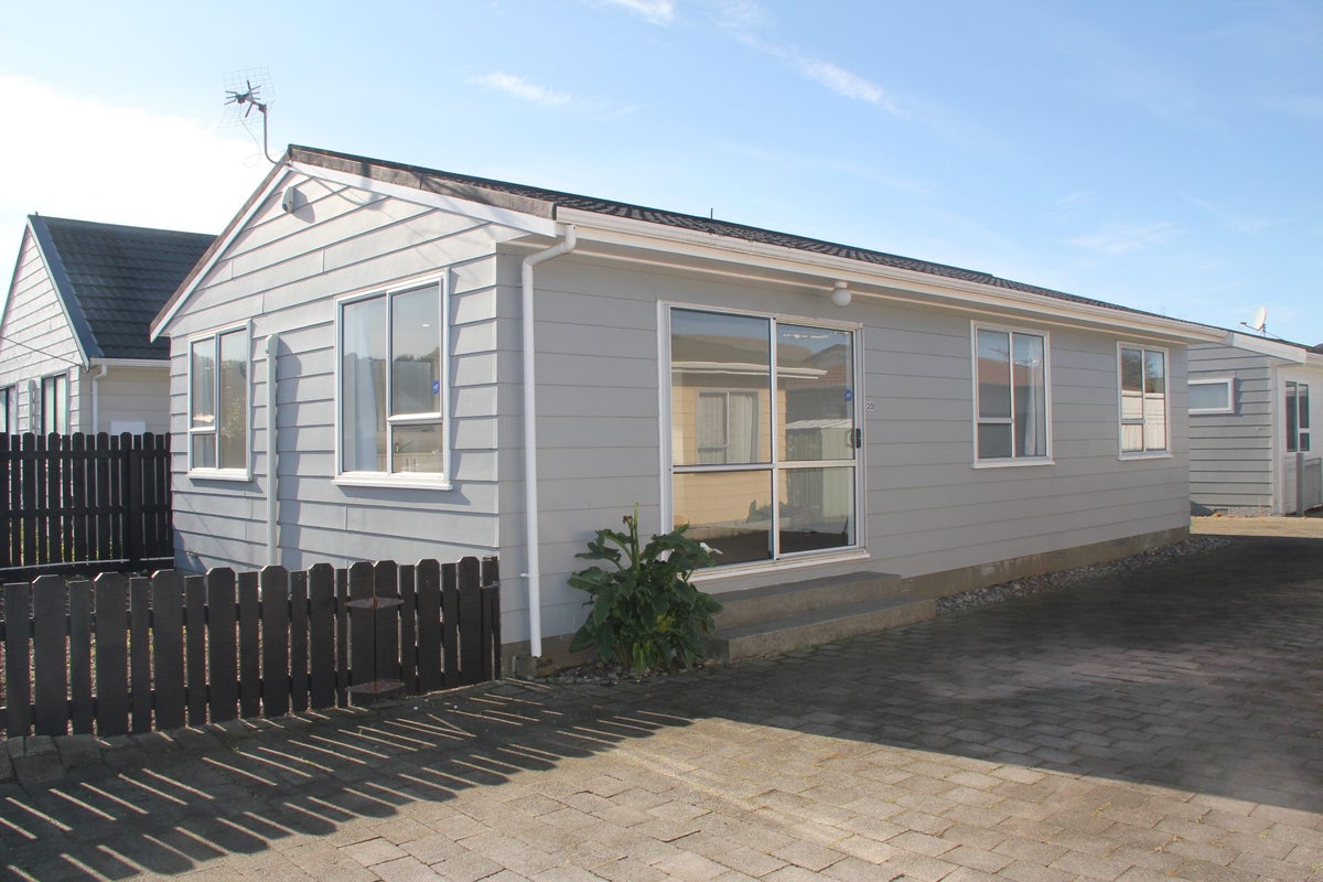 1/20 Plunket Avenue, Petone, Lower Hutt - Carousel 1