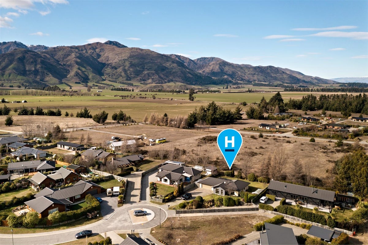 39 Charles Court, Wanaka - Carousel 21