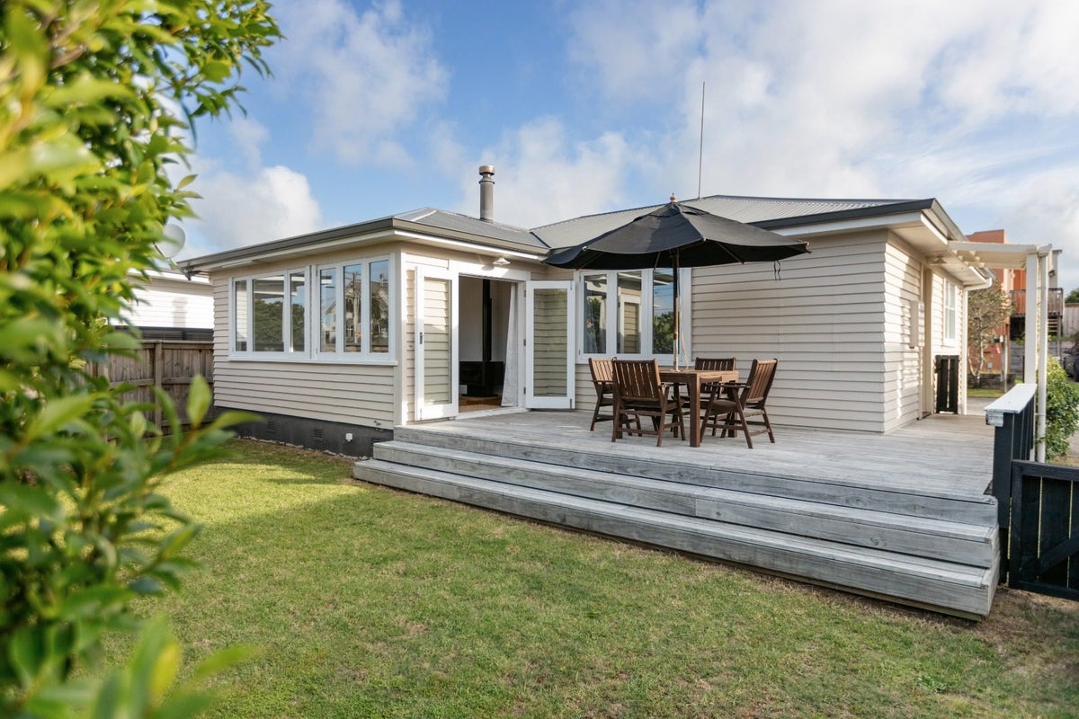 1018A Papamoa Beach Road, Papamoa Beach, Papamoa - Carousel 11