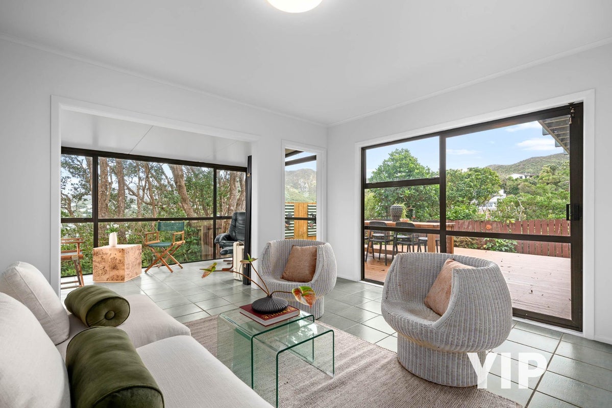 11 Kau Kau Way, Ngaio, Wellington - Carousel 2