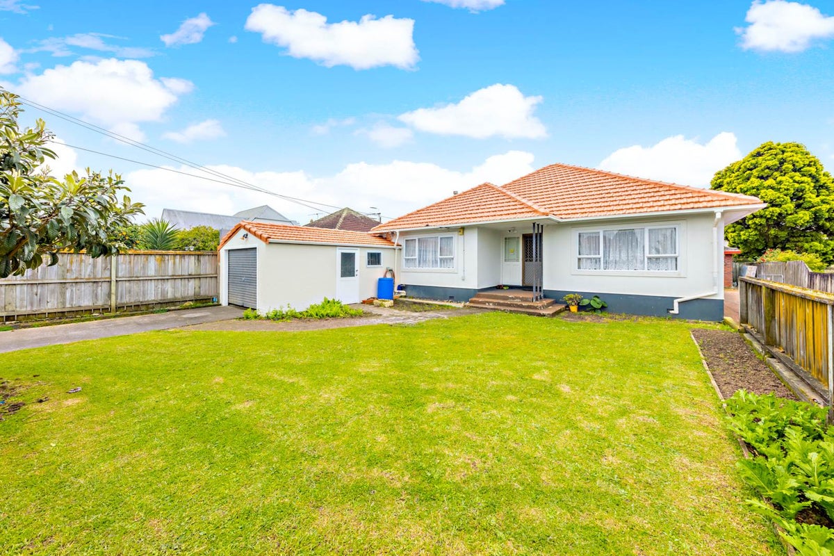 1/10 Hamilton Road, Papatoetoe, Auckland - Carousel 1