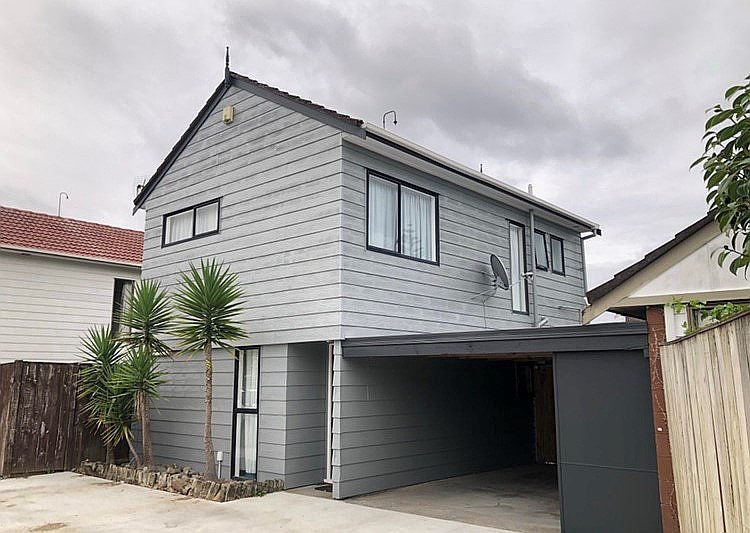 11B Highland Park Drive, Highland Park, Auckland - Carousel 1