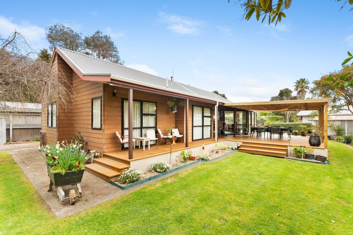 10A Madras Street, Aramoho, Whanganui - Carousel 1