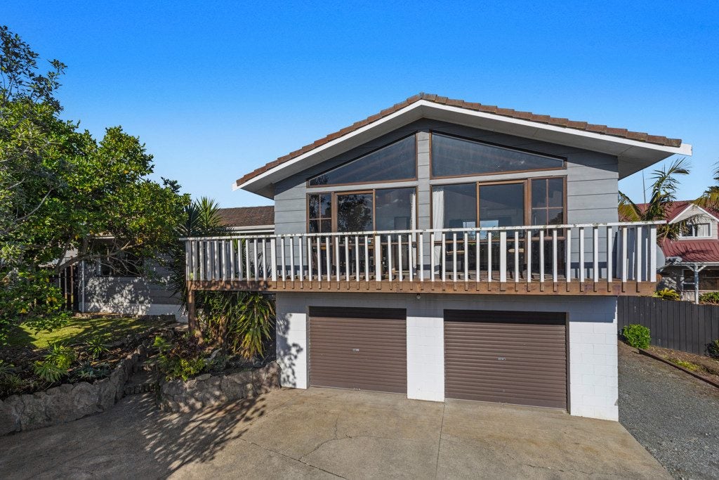 5 The Glebe, Coastlands, Whakatane - Carousel 1