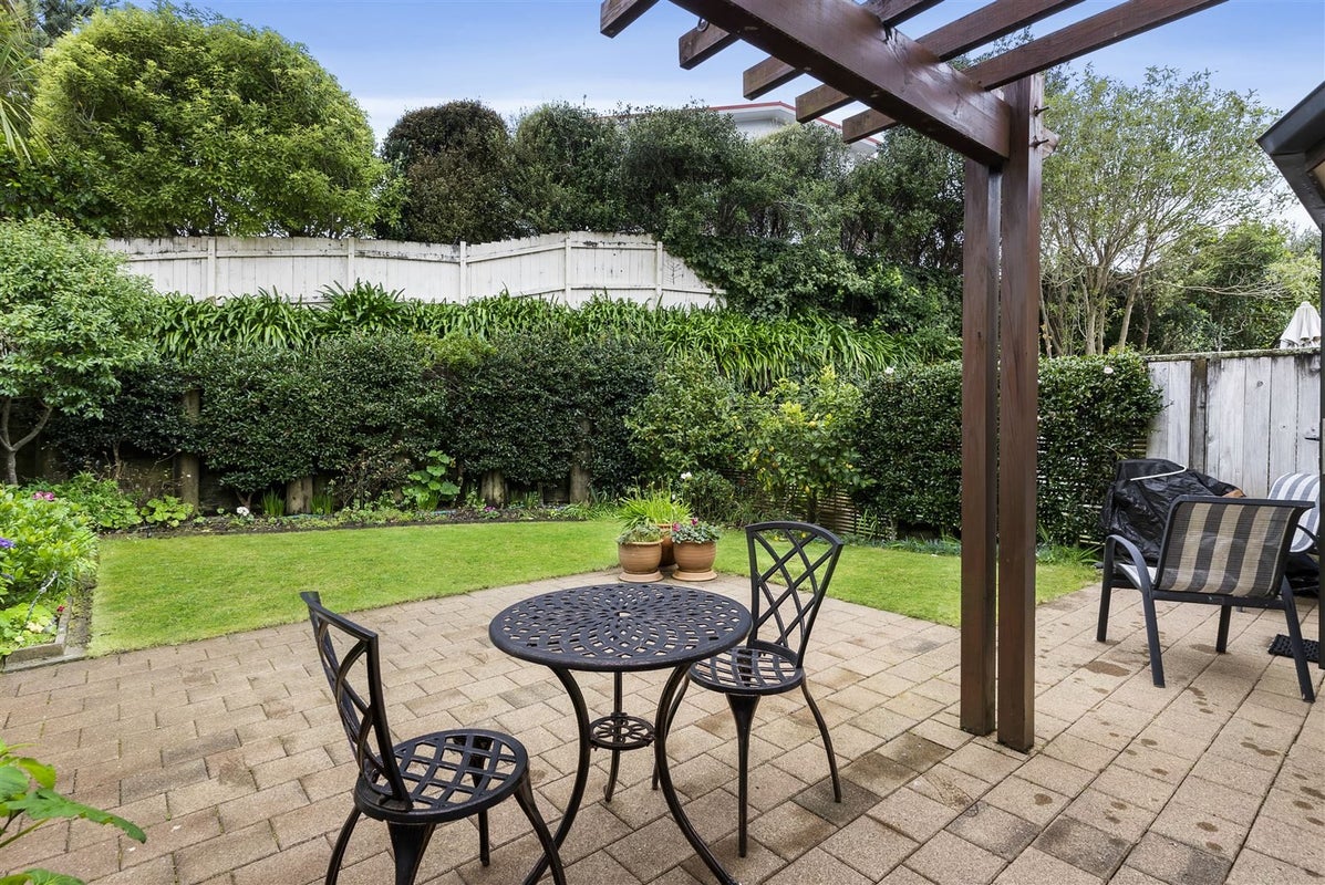 2/8 Tobago Place, Sunnynook, Auckland - Carousel 2
