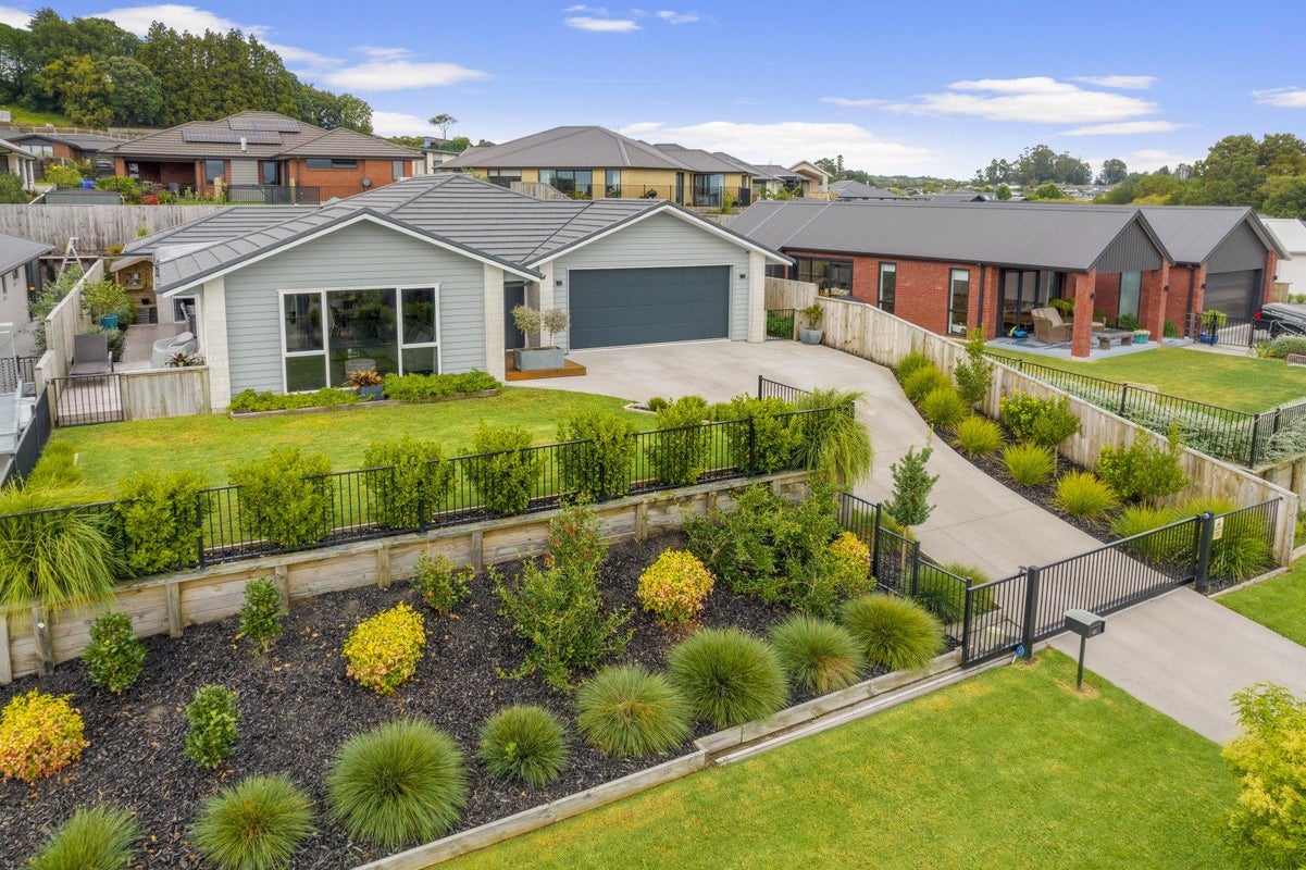 41 Hass Drive, Ohauiti - Carousel 1
