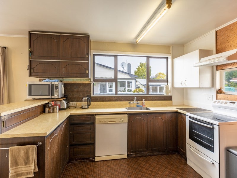 21 Wycliffe Street, Onekawa, Napier - Carousel 2