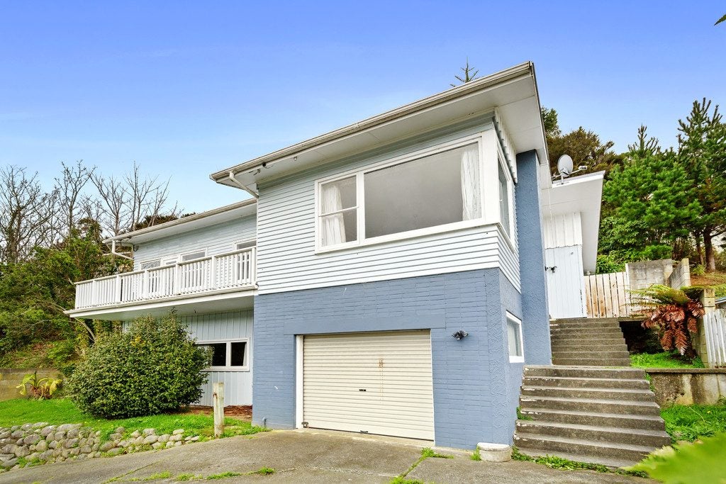 176 George Street, Stokes Valley, Lower Hutt - Carousel 1