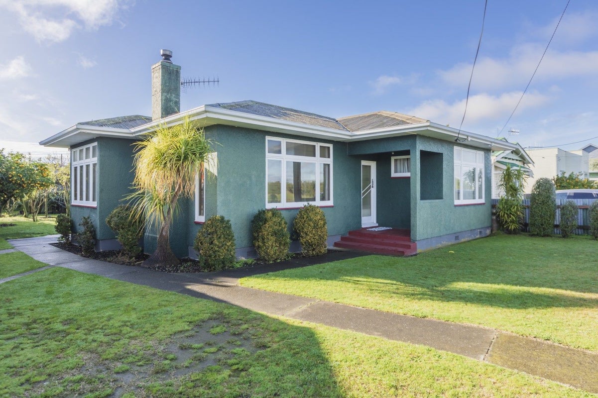 74 Meeanee Quay, Westshore, Napier - Carousel 1