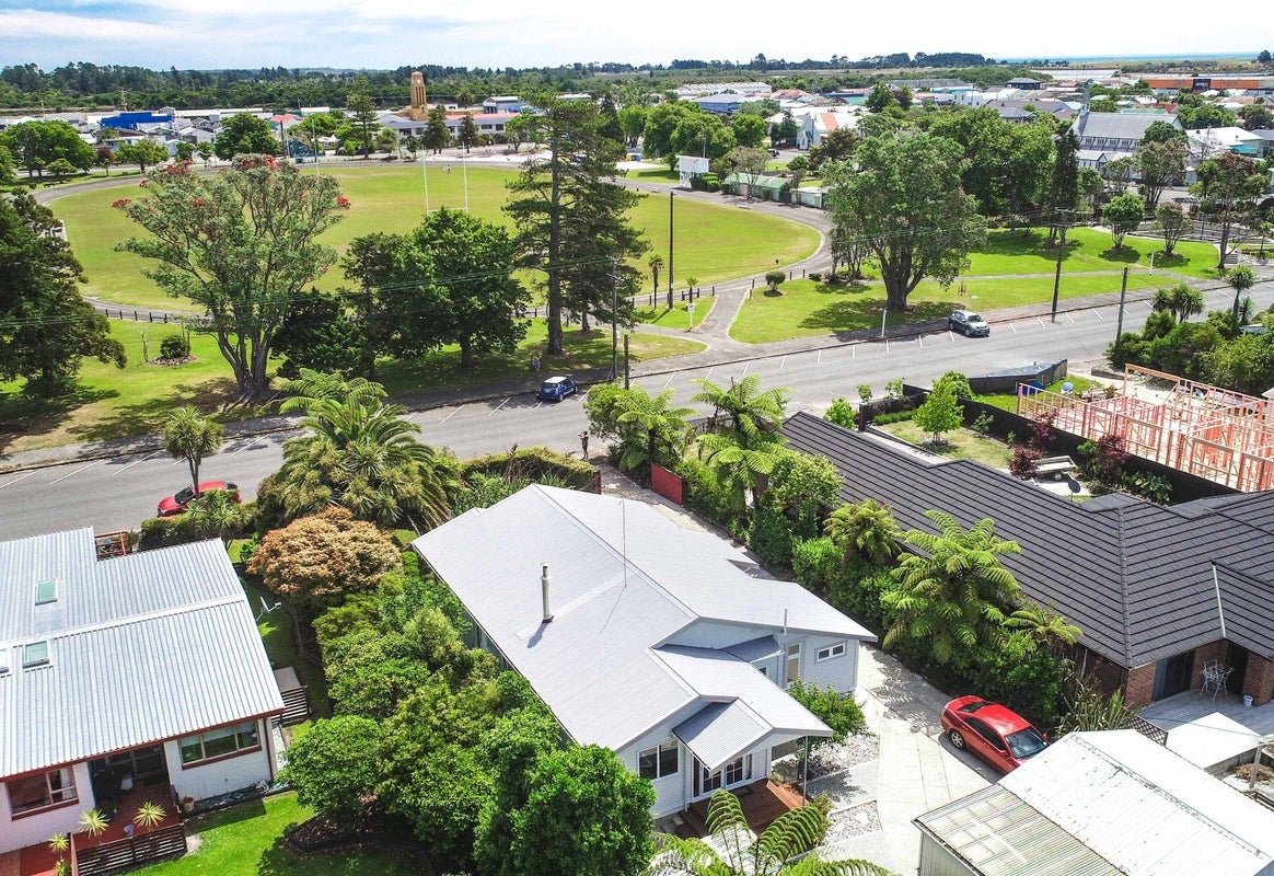 75 Peel Street, Westport, Westport - Carousel 21